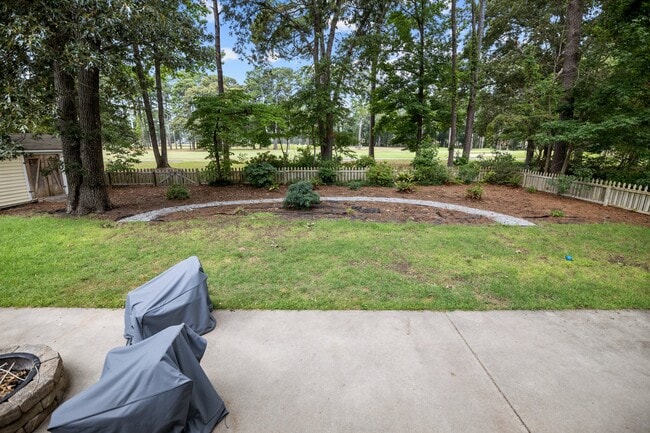 327 Plantation Dr in New Bern, NC - Building Photo - Building Photo