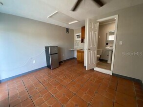 9718 N Nebraska Ave-Unit -6 in Tampa, FL - Building Photo - Building Photo