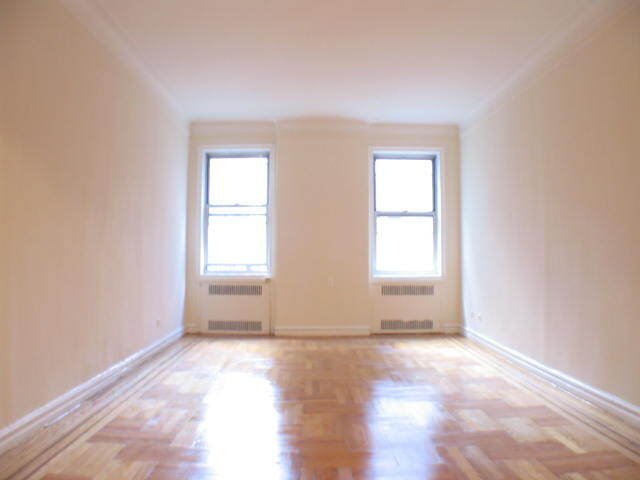 41-15 45th St in Queens, NY - Building Photo