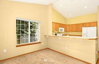 18641 NE 55th Way in Redmond, WA - Building Photo - Building Photo