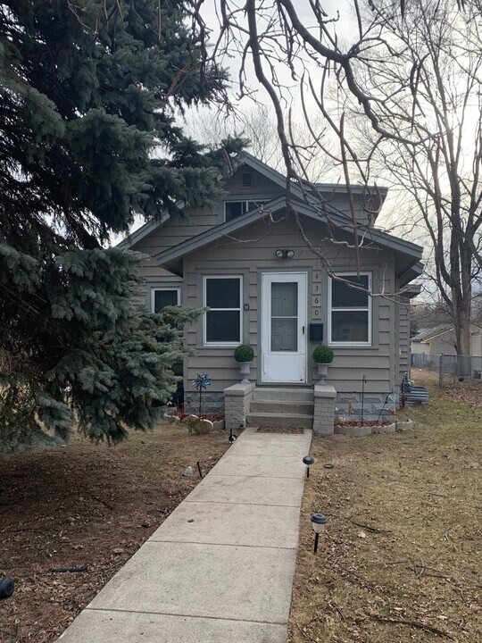 4360 Zane Ave N in Minneapolis, MN - Building Photo