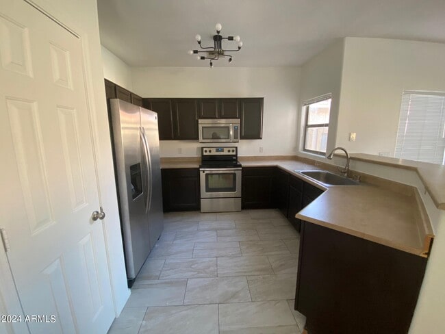 525 N Miller Rd in Scottsdale, AZ - Building Photo - Building Photo