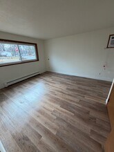2161 Basswood Ln, Unit B in Mound, MN - Foto de edificio - Building Photo