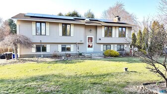 309 Brookfield St in South Windsor, CT - Building Photo