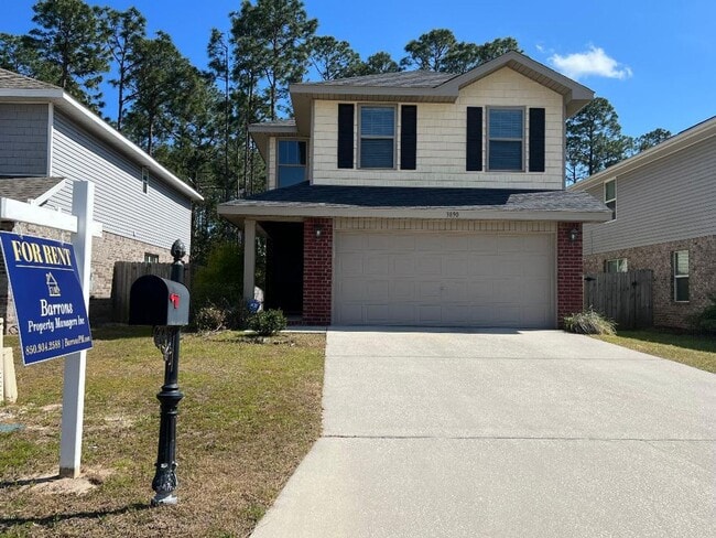 property at 3890 Weatherstone Cir