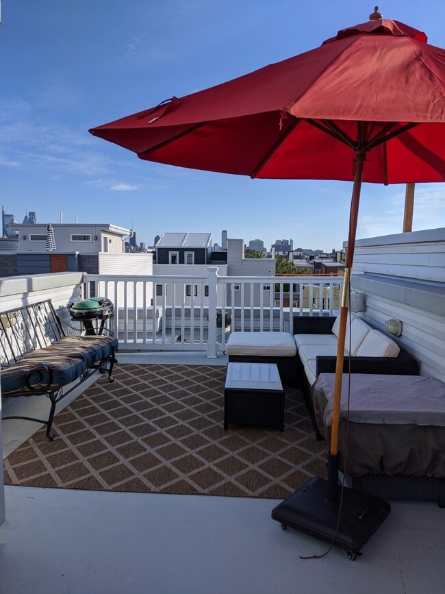 624 Dudley St in Philadelphia, PA - Foto de edificio - Building Photo