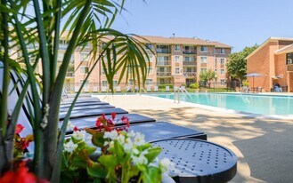 Country Place in Burtonsville, MD - Building Photo