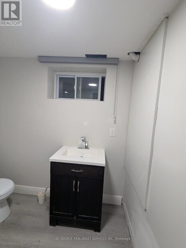 6447 Culp St in Niagara Falls, ON - Building Photo - Building Photo