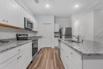 337 Wedemeyer St in Taylor, TX - Foto de edificio - Building Photo