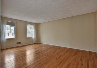 7 Van Norden Rd in Burlington, MA - Building Photo - Building Photo