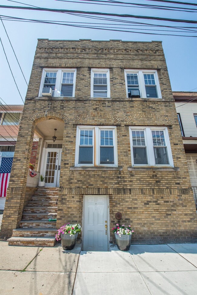 property at 413 24th St