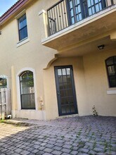 10283 NW 30th Terrace-Unit -10283 in Doral, FL - Building Photo - Building Photo
