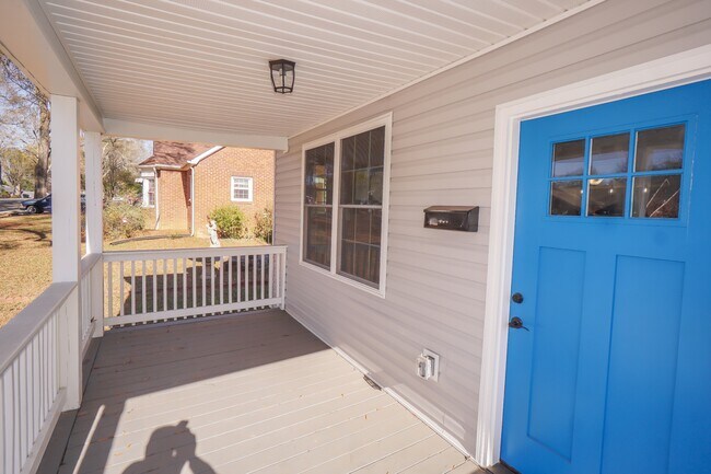 2143 Camp Greene St in Charlotte, NC - Building Photo - Building Photo