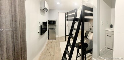 57 NW 42nd St-Unit -1 in Miami, FL - Building Photo - Building Photo