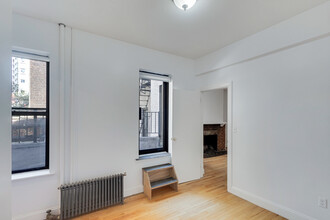 167 W 72nd St in New York, NY - Building Photo - Interior Photo