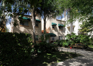 Victoria Apartments in Coral Gables, FL - Building Photo - Building Photo