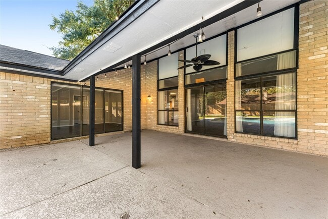 property at 303 Narcissus St