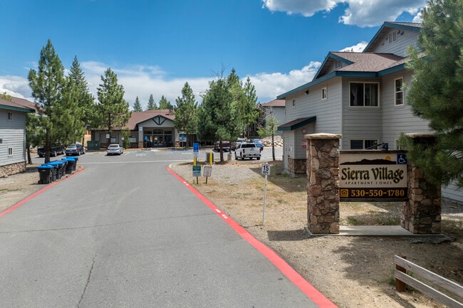Sierra Village in Truckee, CA - Foto de edificio - Building Photo