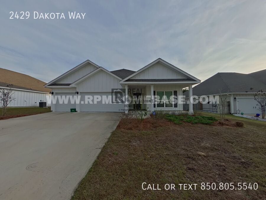 2429 Dakota Wy in Crestview, FL - Building Photo