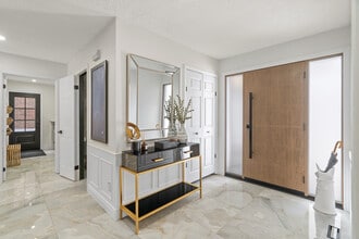 1489 Jasmine Crescent in Oakville, ON - Building Photo - Building Photo