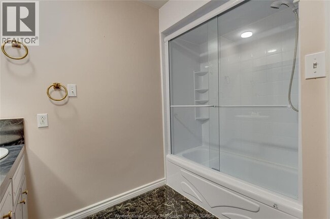 2702 Tourangeau Rd in Windsor, ON - Building Photo - Building Photo