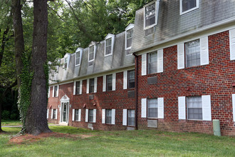 St Agnes Apartments in Woodlawn, MD - Foto de edificio - Building Photo