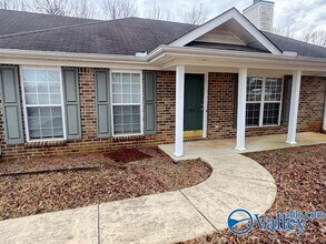 302 Earnhardt Dr in New Market, AL - Building Photo - Building Photo