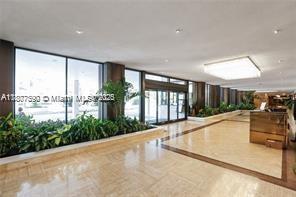 5555 Collins Ave in Miami, FL - Building Photo - Building Photo