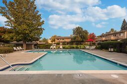Country Club Apartments in Santa Rosa, CA - Building Photo