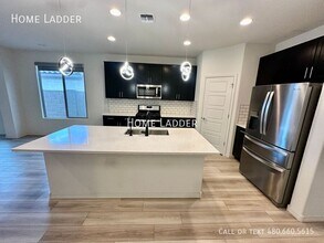 19842 W Badgett Ln in Litchfield Park, AZ - Building Photo - Building Photo