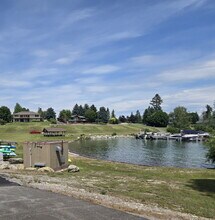 349 Lakeshore Dr in Libby, MT - Foto de edificio - Building Photo
