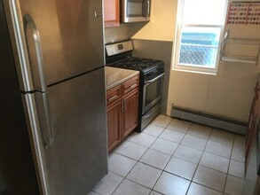 27 Mount Vernon St, Unit . in Somerville, MA - Building Photo - Building Photo
