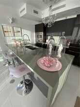 1080 Brickell Ave, Unit 2309 in Miami, FL - Foto de edificio - Building Photo