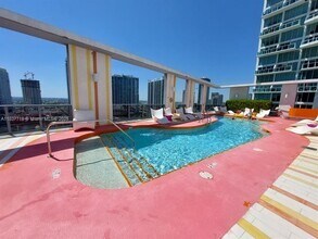 31 SE 6th St, Unit 502 in Miami, FL - Foto de edificio - Building Photo