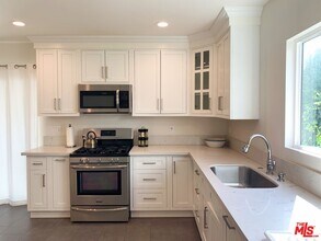 1123 S Clark Dr in Los Angeles, CA - Building Photo - Building Photo