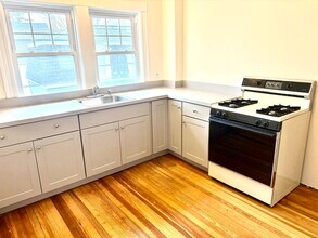 6 Walnut St in Wakefield, MA - Building Photo - Building Photo