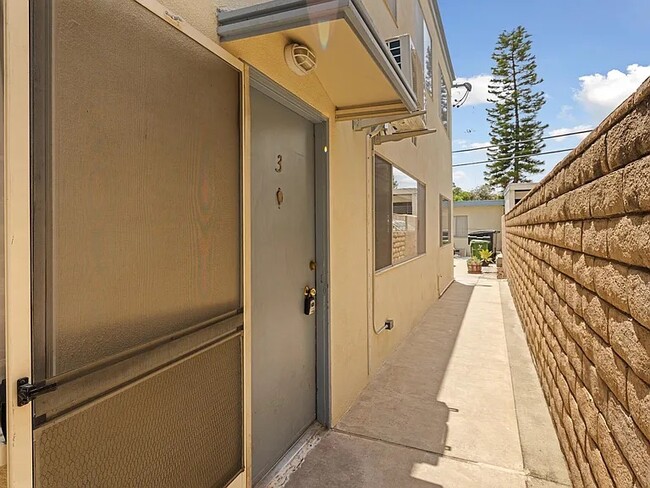 1240 Harvard St, Unit APT 3 in Santa Monica, CA - Building Photo - Building Photo