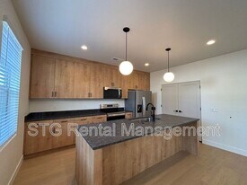 73 N 520 W in Hurricane, UT - Building Photo