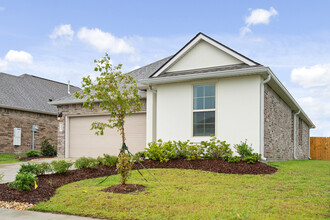 Nautical Point at Lakeshore Villages in Slidell, LA - Foto de edificio - Building Photo