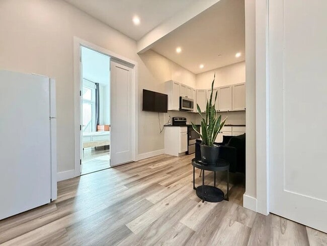 Furnished room/NOT APARTMENT in Brooklyn, NY - Building Photo - Building Photo