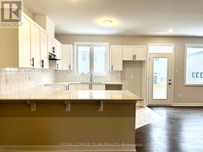 622 Expansion Rd in Ottawa, ON - Building Photo - Building Photo