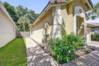 4161 Sapphire Terrace in Weston, FL - Building Photo - Building Photo