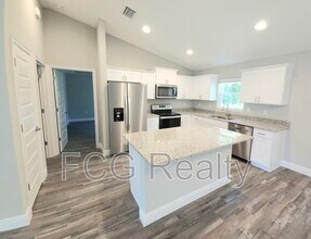 9 Larch Dr in Ocala, FL - Building Photo - Building Photo