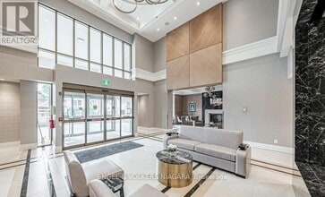 5698 Main St in Niagara Falls, ON - Building Photo - Building Photo