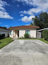 2030 SW 60th Ave in Miami, FL - Building Photo - Building Photo