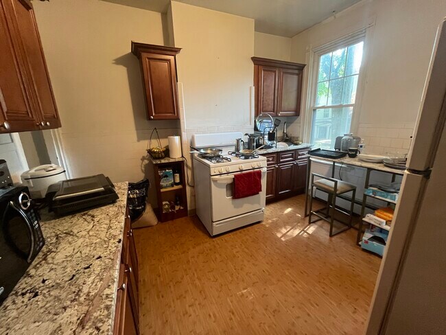 19 Putnam Ave, Unit 19