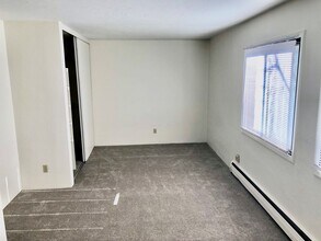 Yale Place in Minneapolis, MN - Foto de edificio - Interior Photo