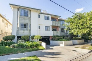 4543 Willis Ave in Los Angeles, CA - Building Photo