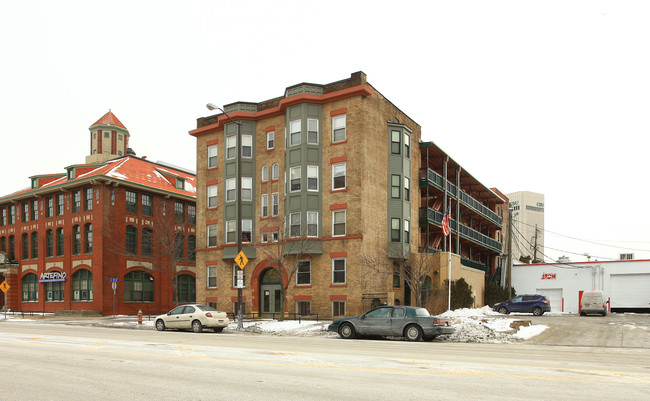 The 1850 Superior Apartments in Cleveland, OH - Building Photo - Building Photo