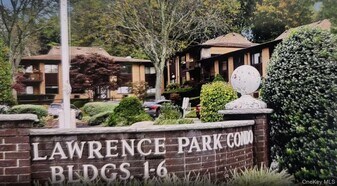 5 W Lawrence Park Dr in Piermont, NY - Building Photo